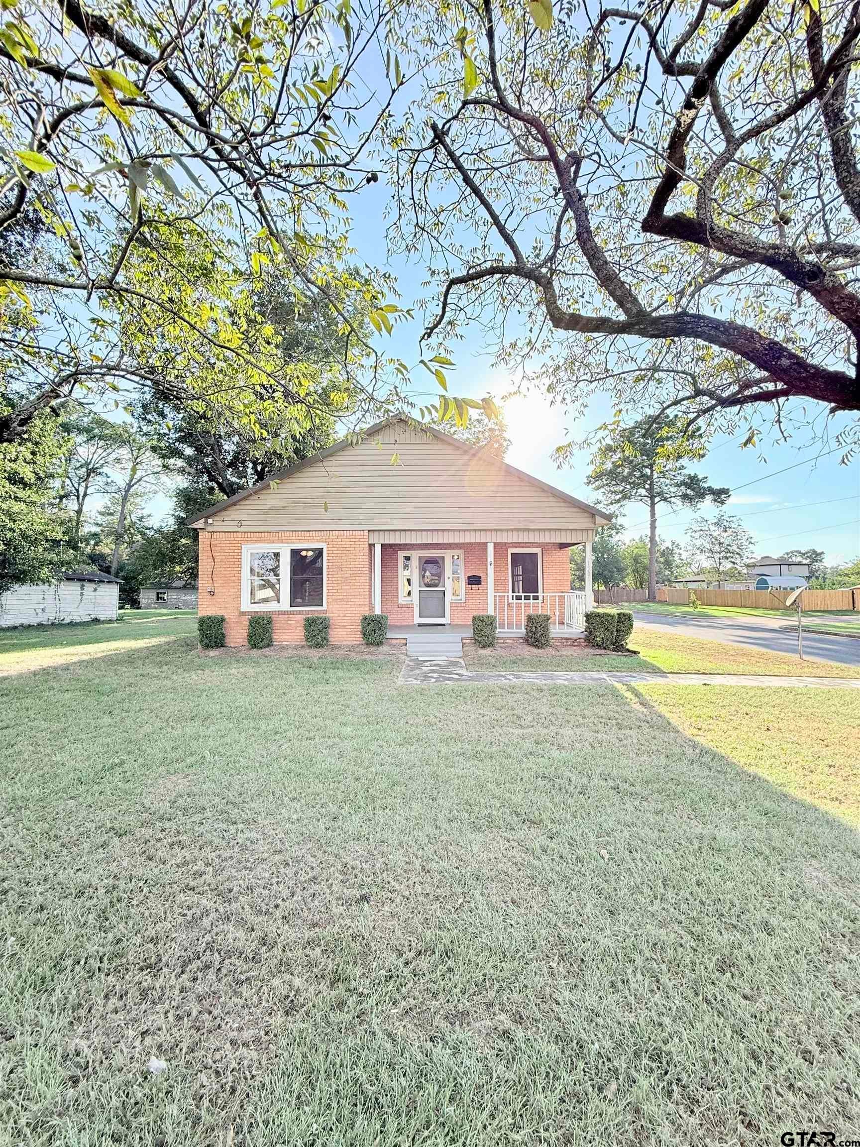 1501 Crockett Rd — photo