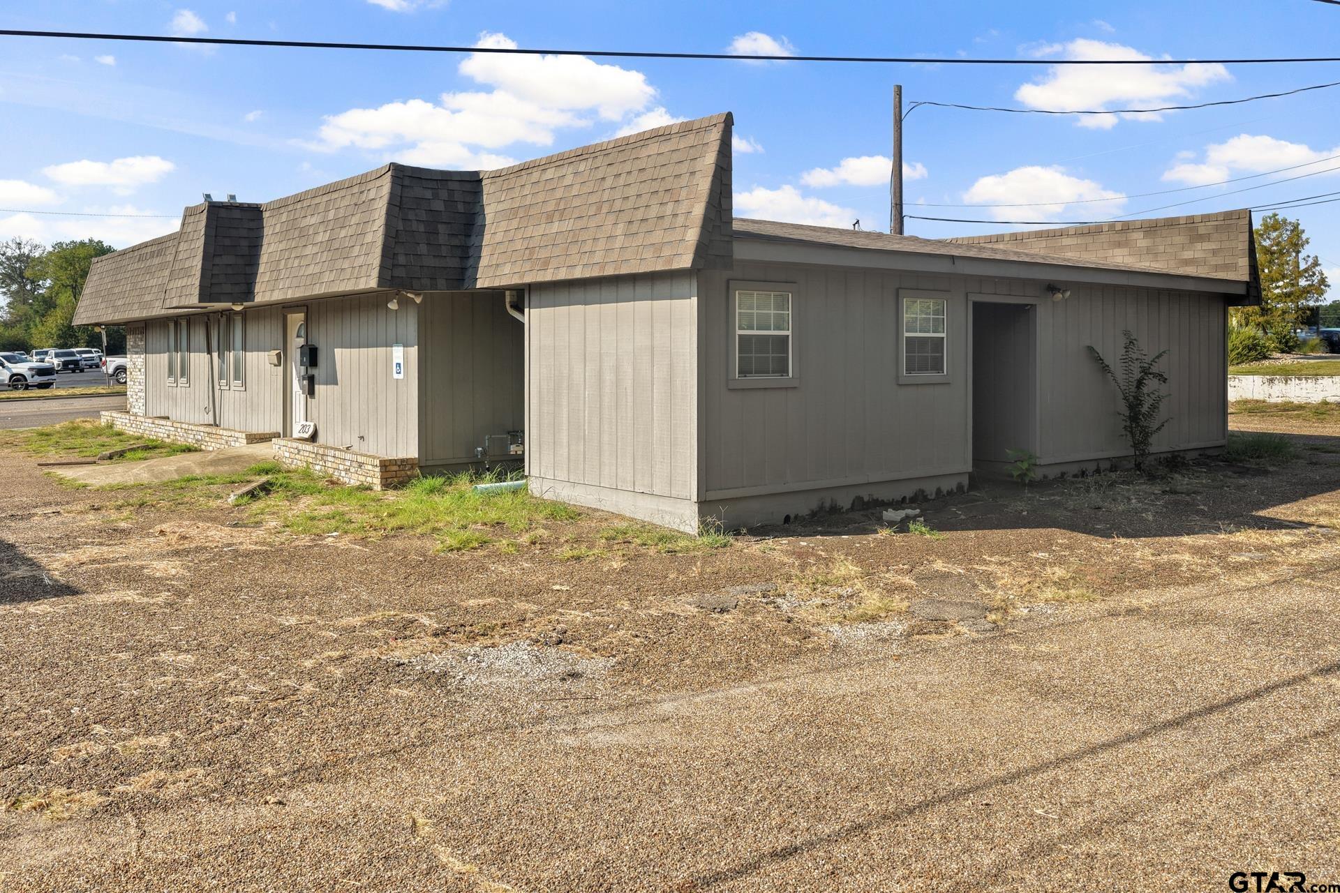 203 E 16th, Mt Pleasant, TX 75455 — photo 3