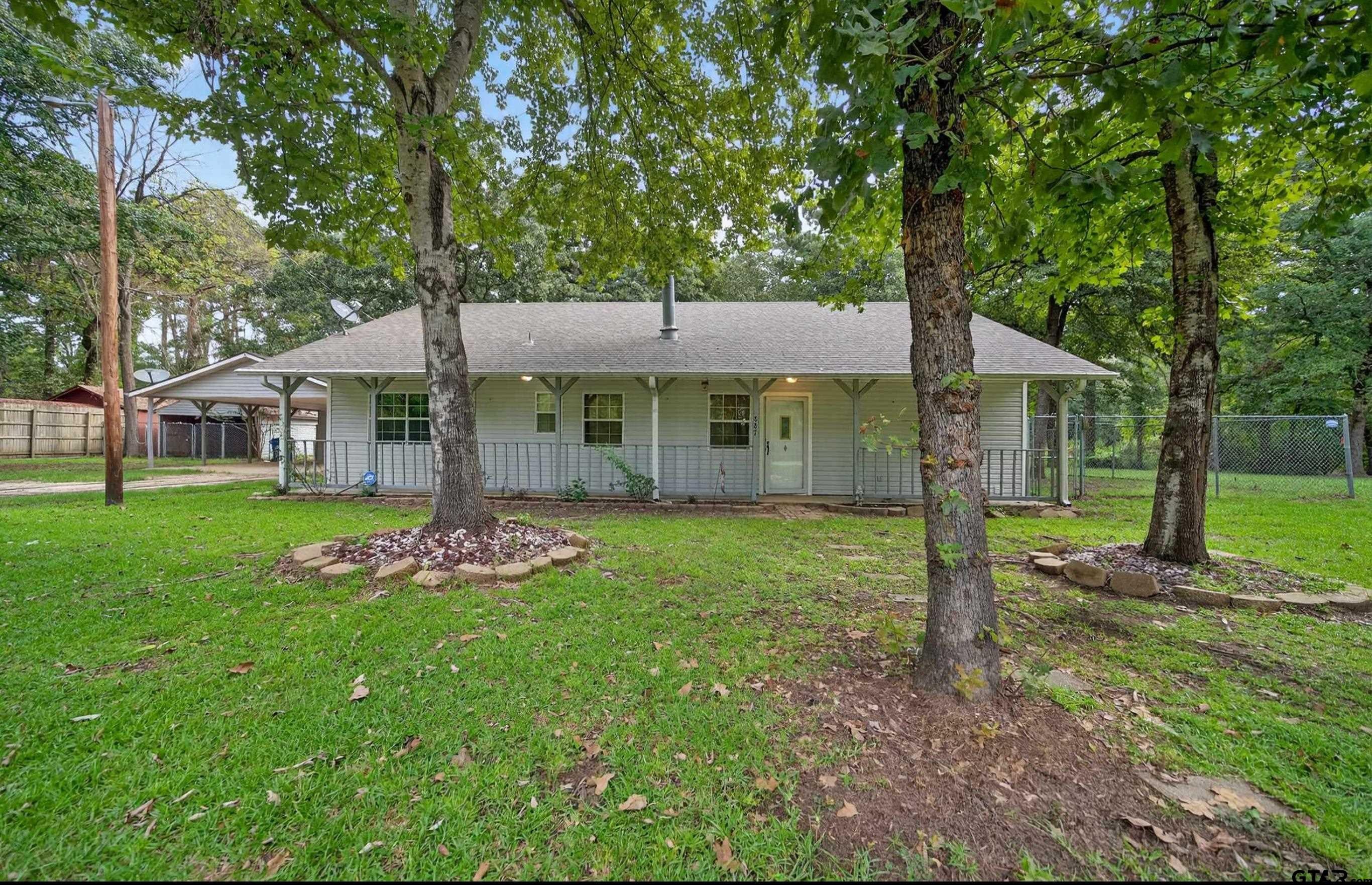 887 Janis Dr. — photo