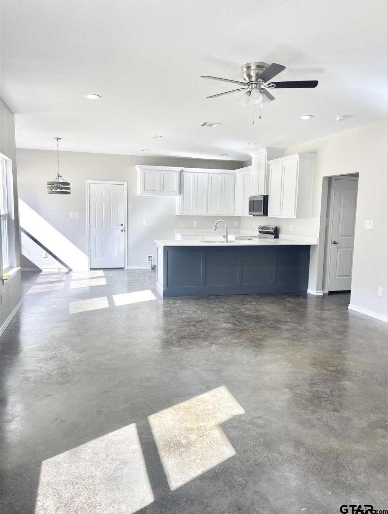 423 Park, Daingerfield, TX 75638 — photo 2