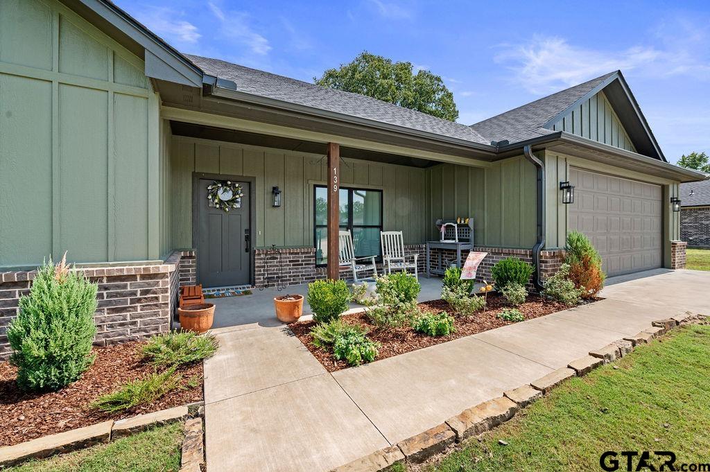 139 CR 2461 — photo