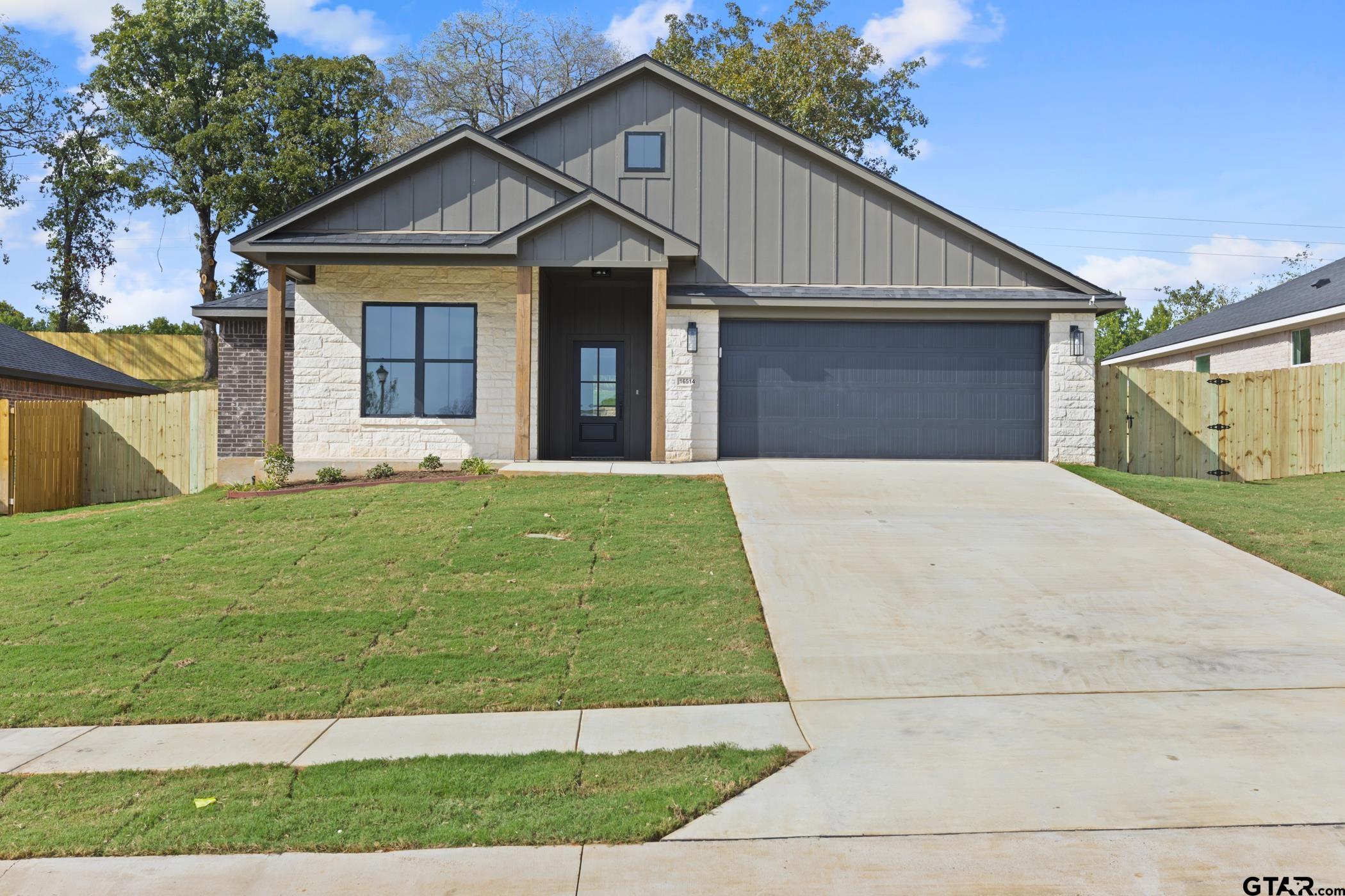 16514 Crossing Circle — photo