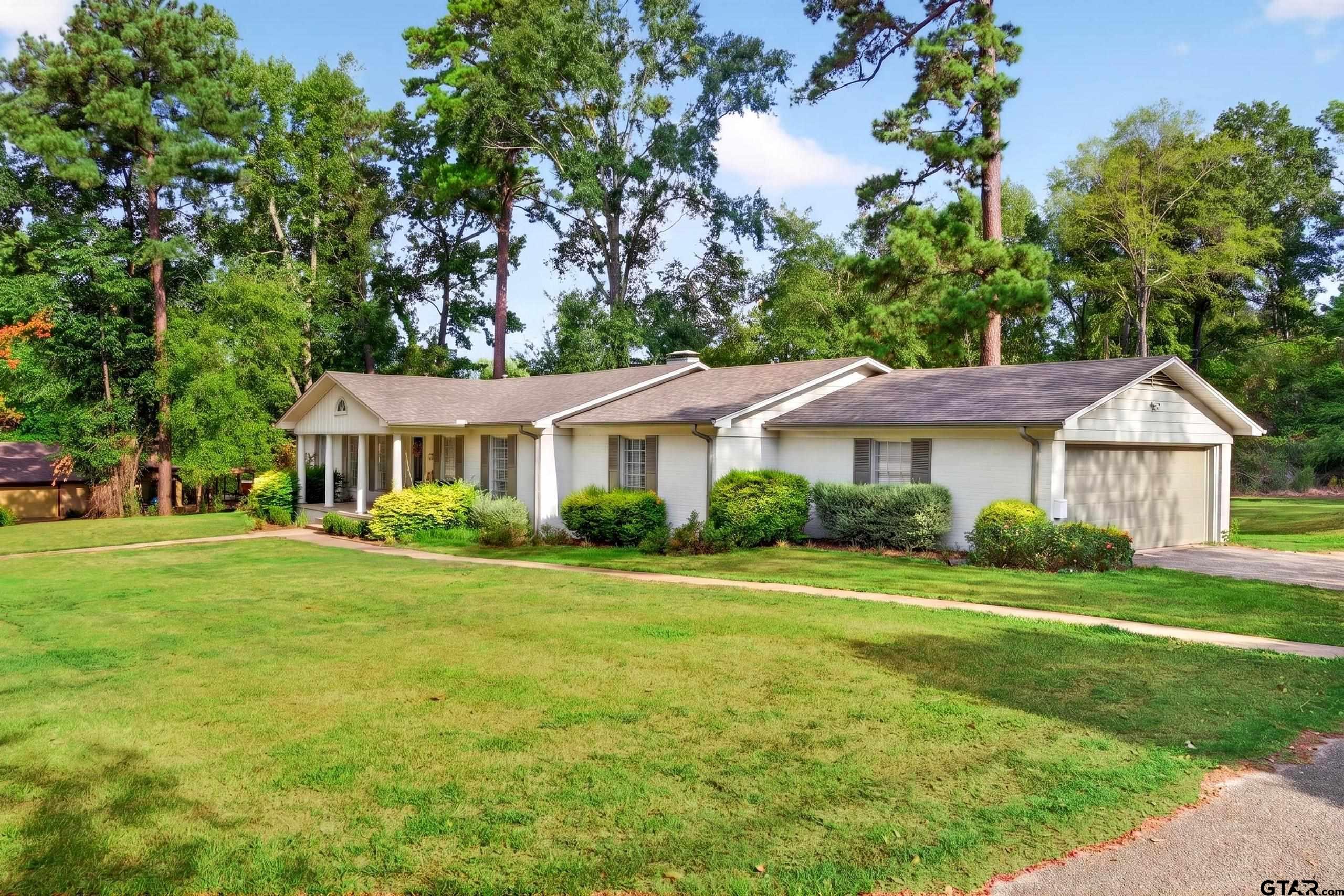 1105 E Main Street, Henderson, TX 75652 — photo 2