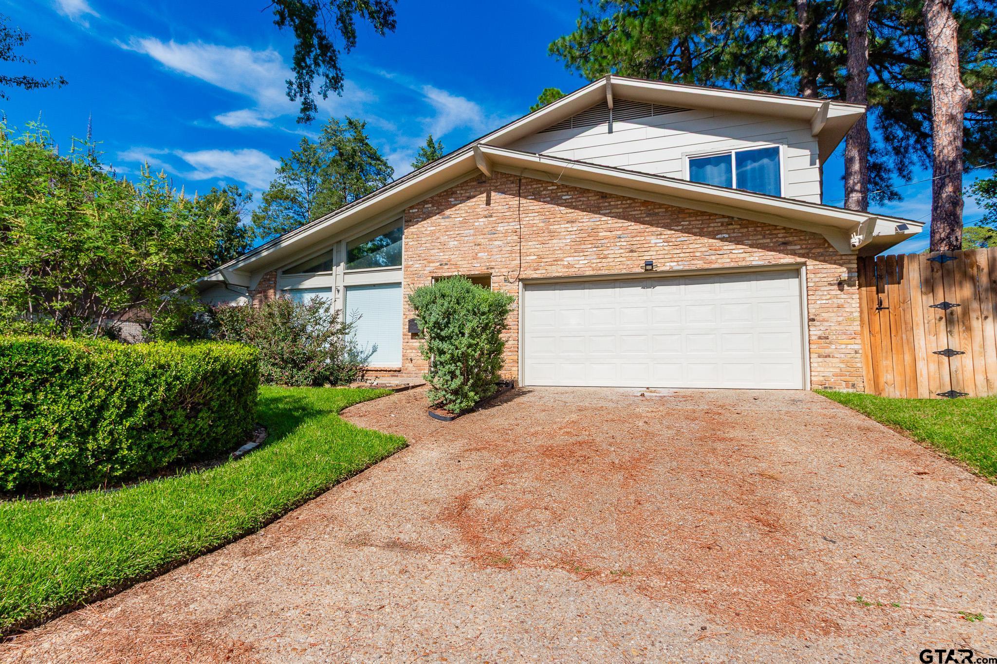 4016 Pollard Dr — photo
