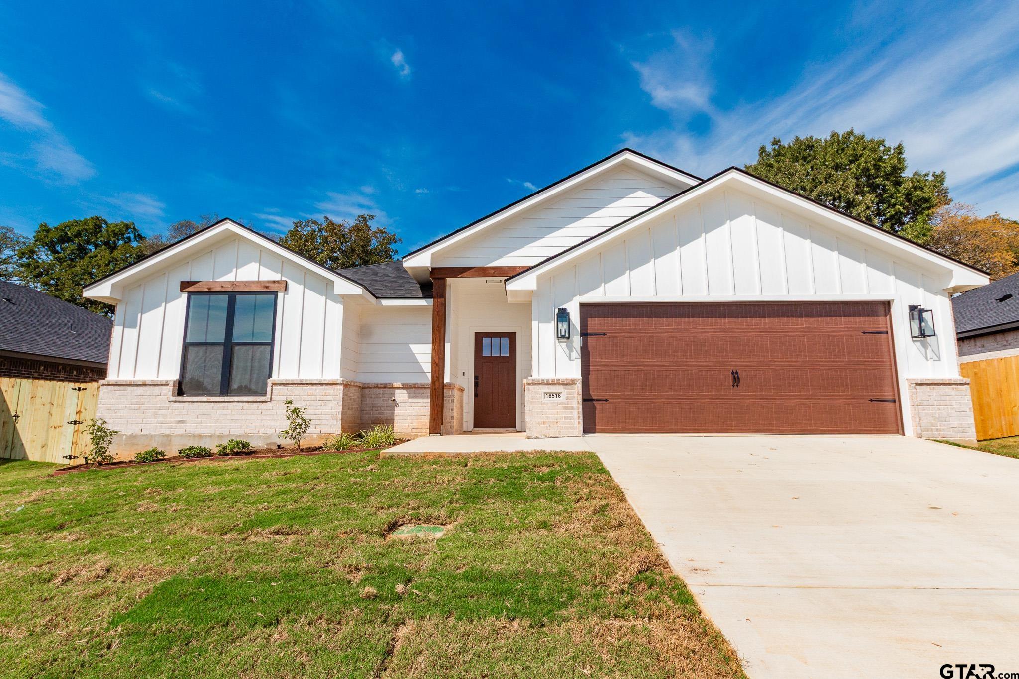 16518 Crossing Cir — photo