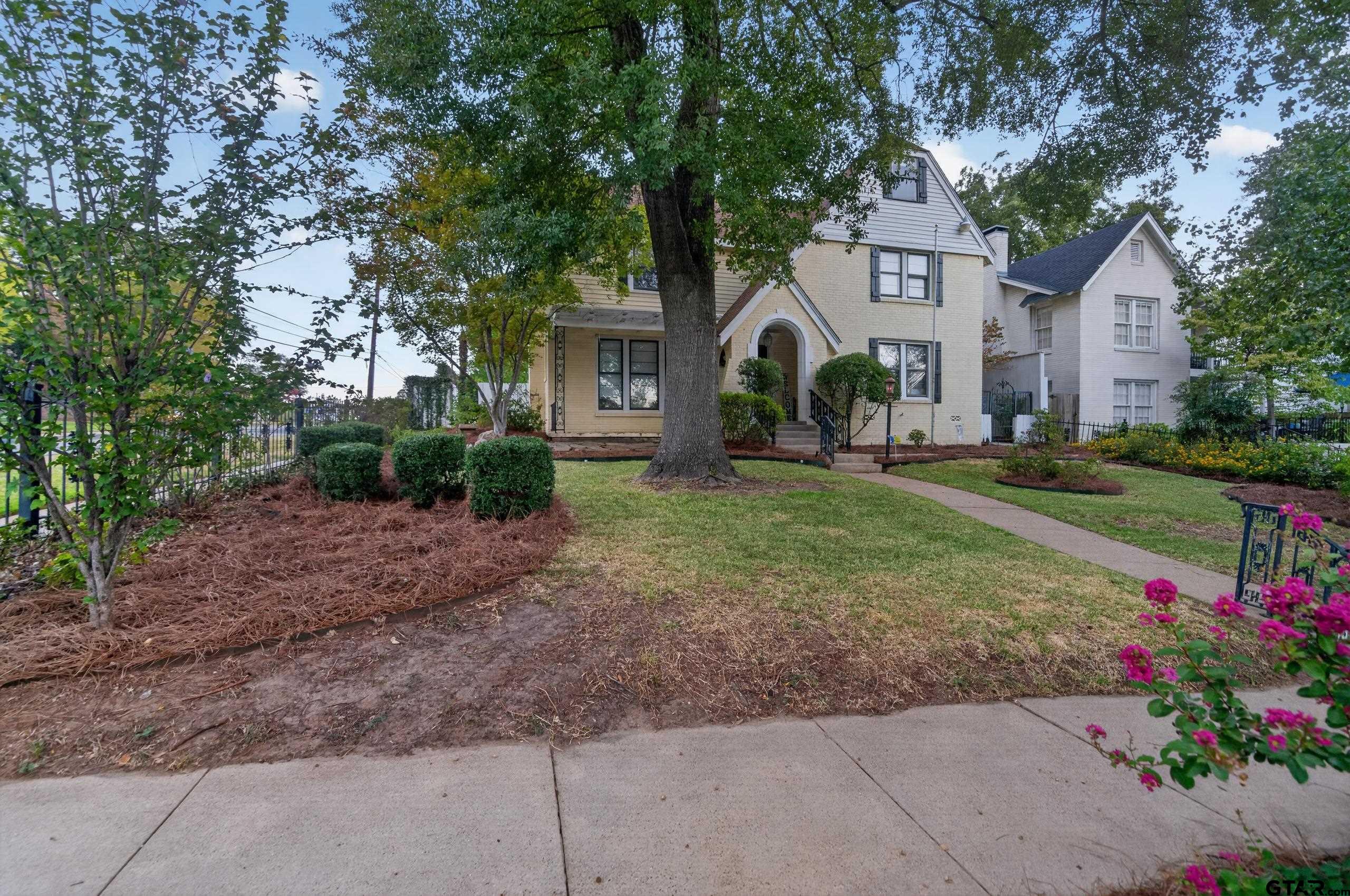 145 Rowland Place — photo