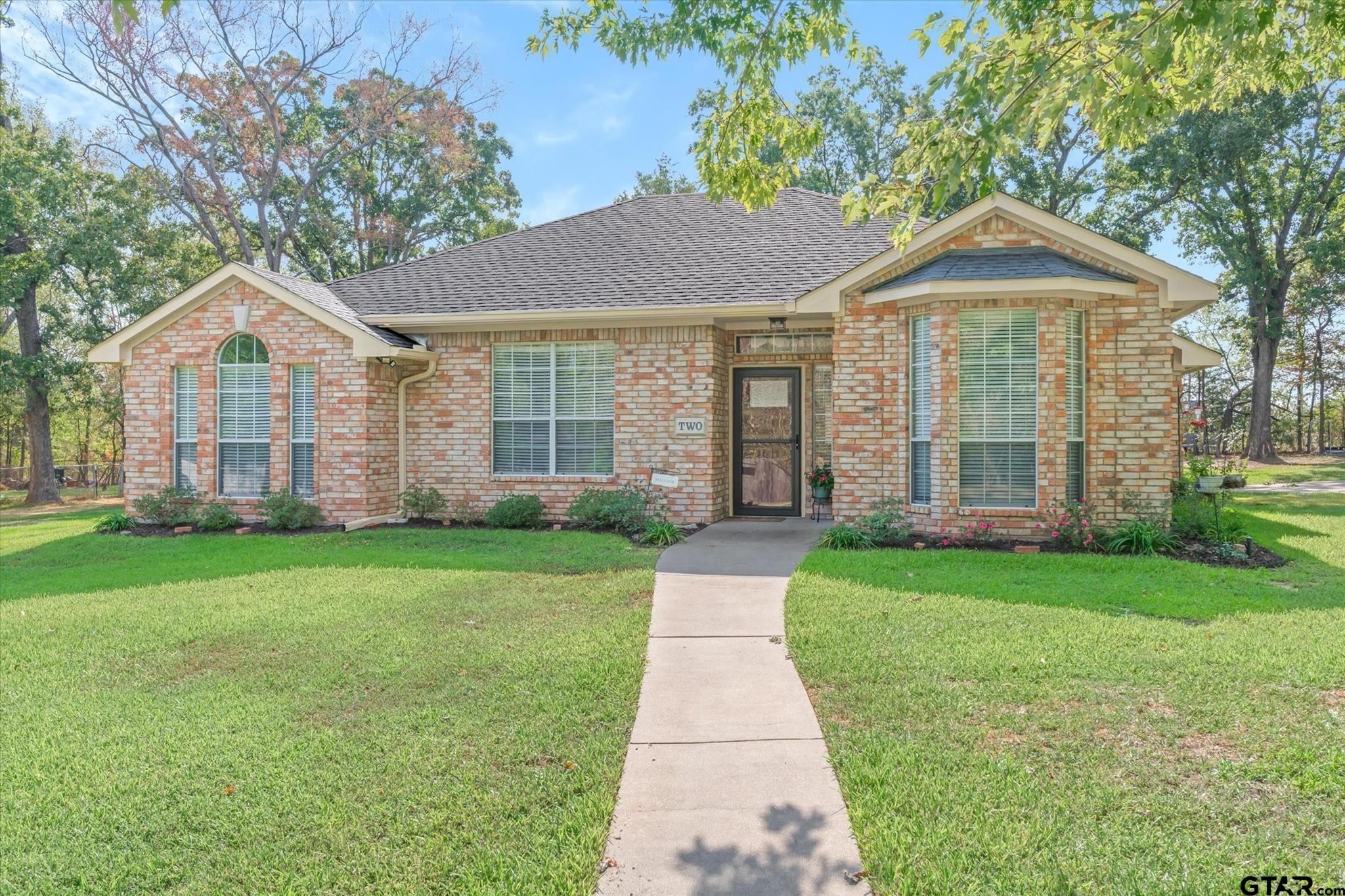 2 Bentwood Circle — photo