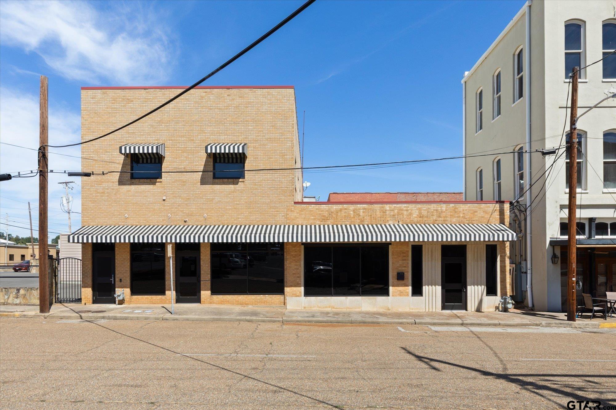 107 W Rusk — photo