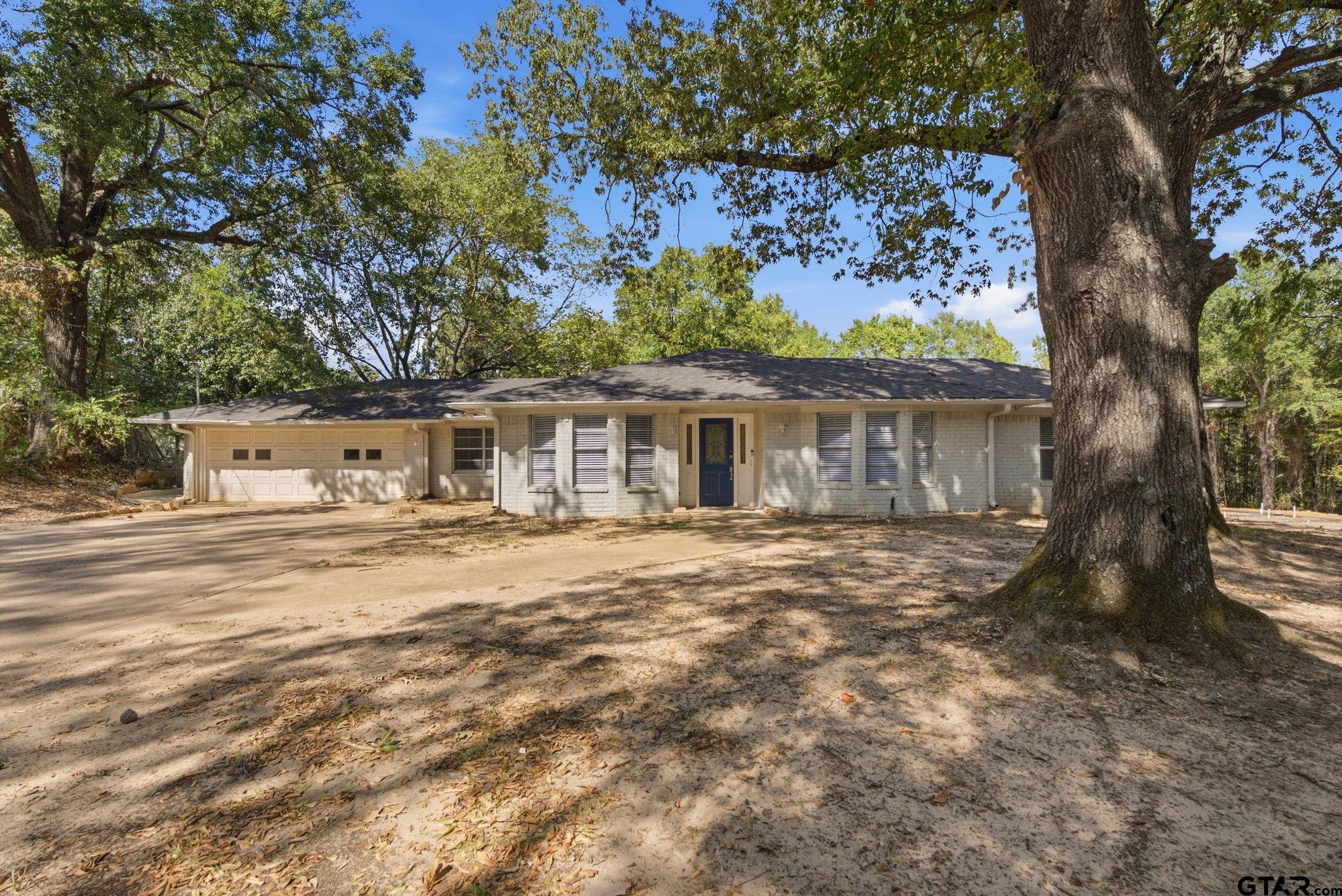 1425 Dogwood St — photo