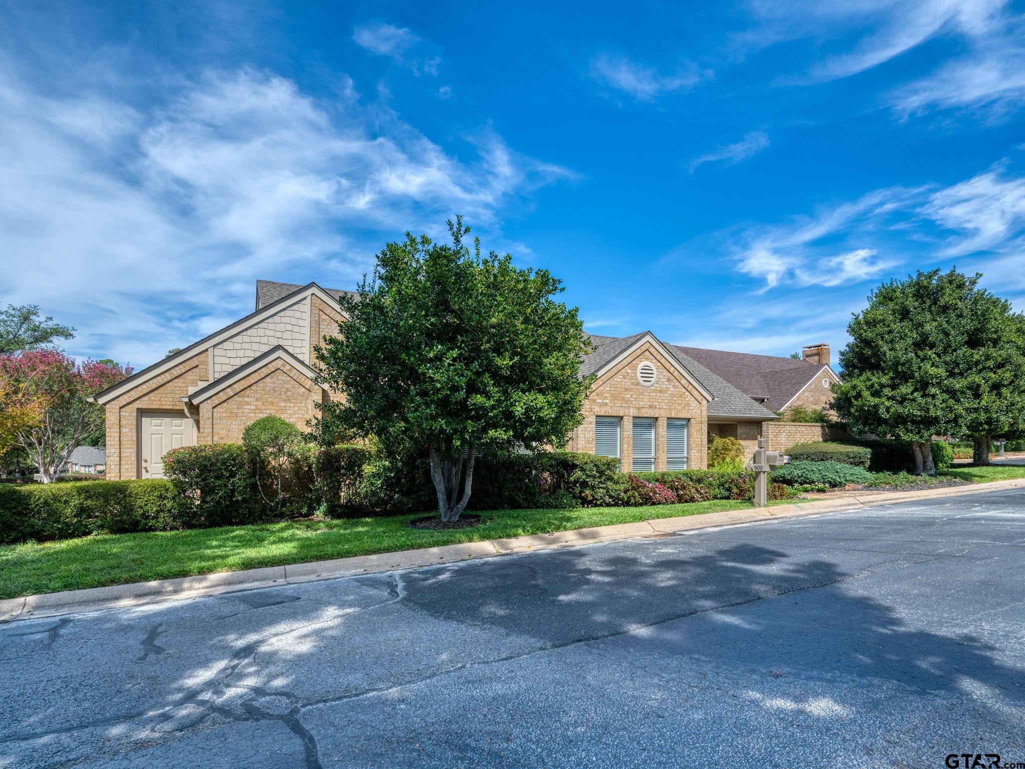 900 Derrick Ct — photo
