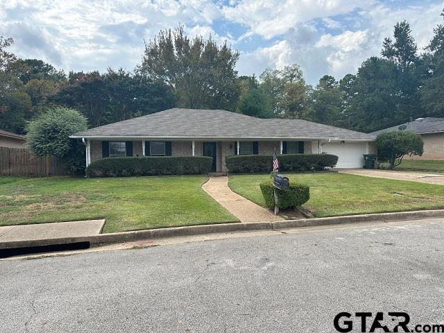 406 Hollyoak Drive — photo