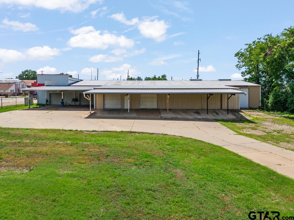 414 E Marshall Street, Gilmer, TX 75644 — photo 2