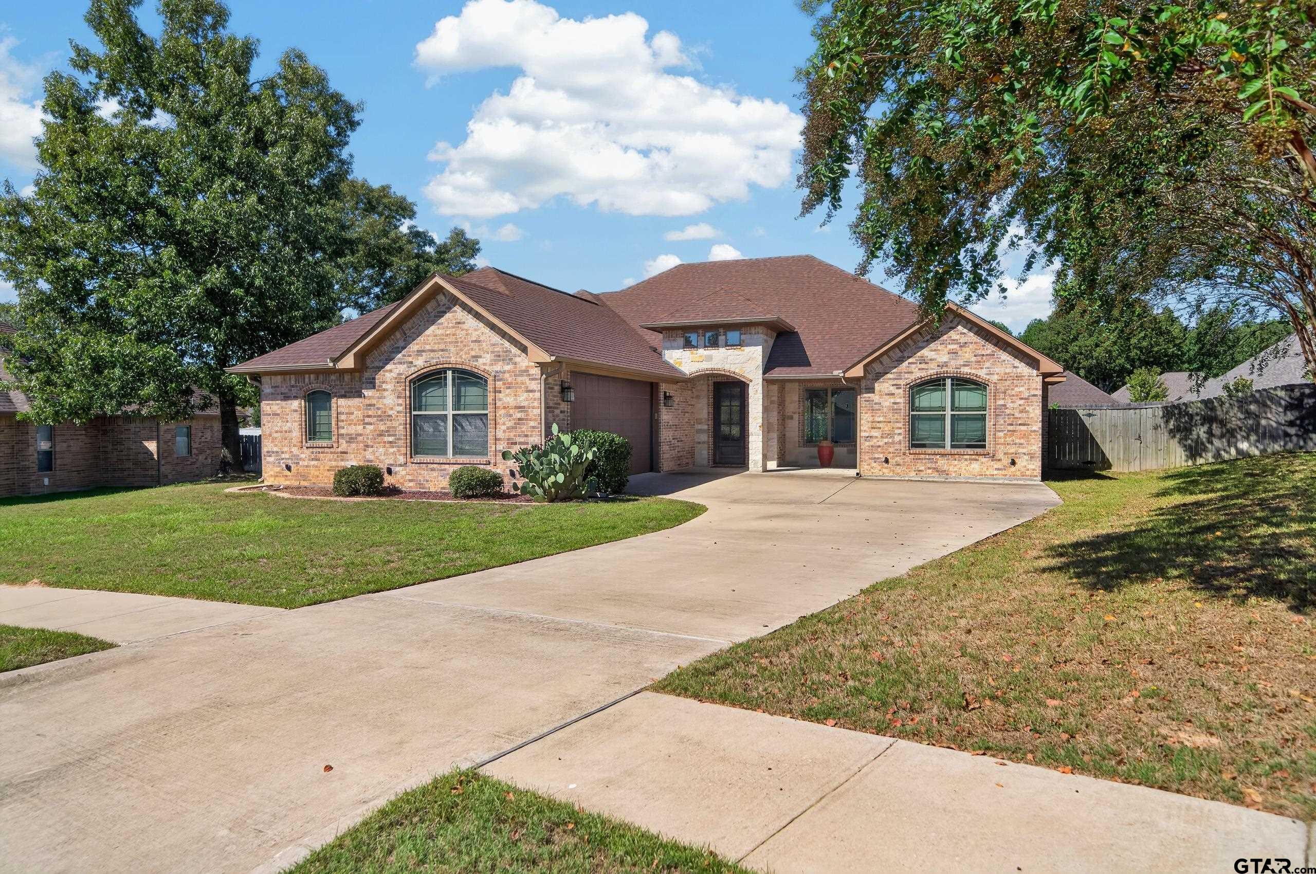 4008 Chapel Ridge — photo