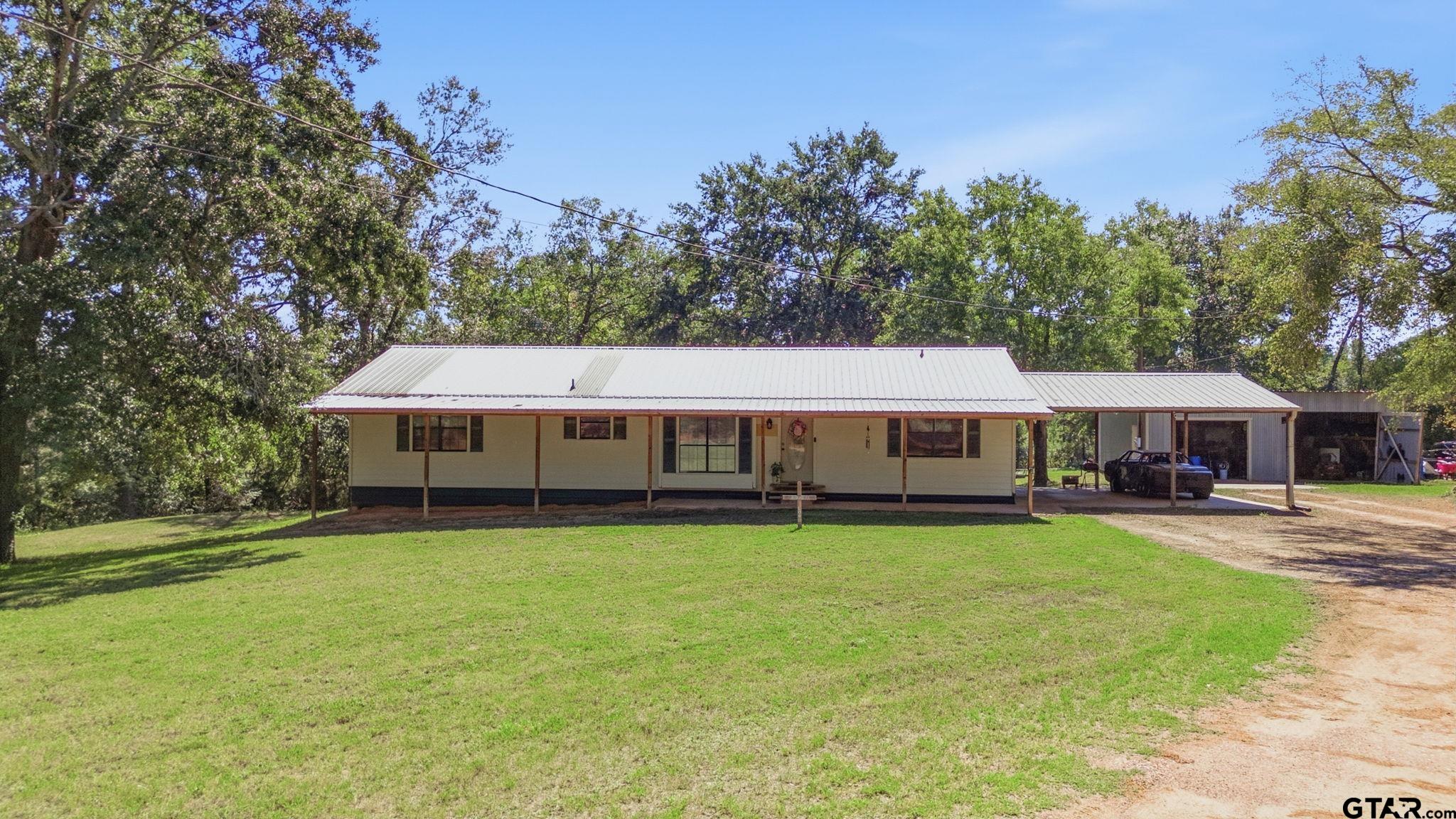 16730 FM 16 E — photo