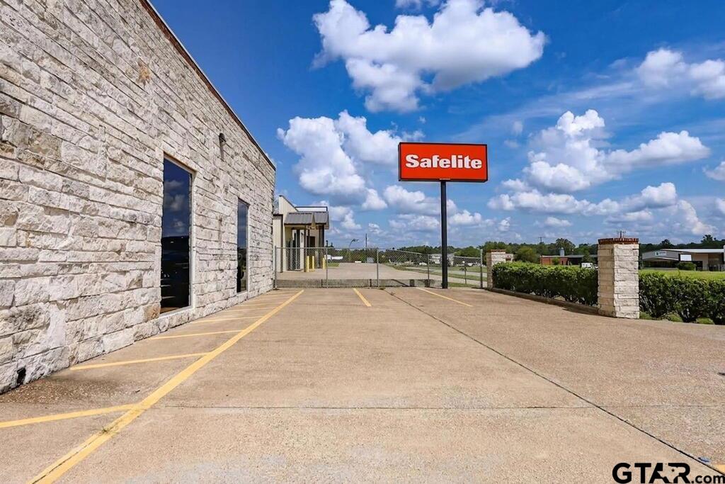 2001 N John Redditt, Lufkin, TX 75901 — photo 2