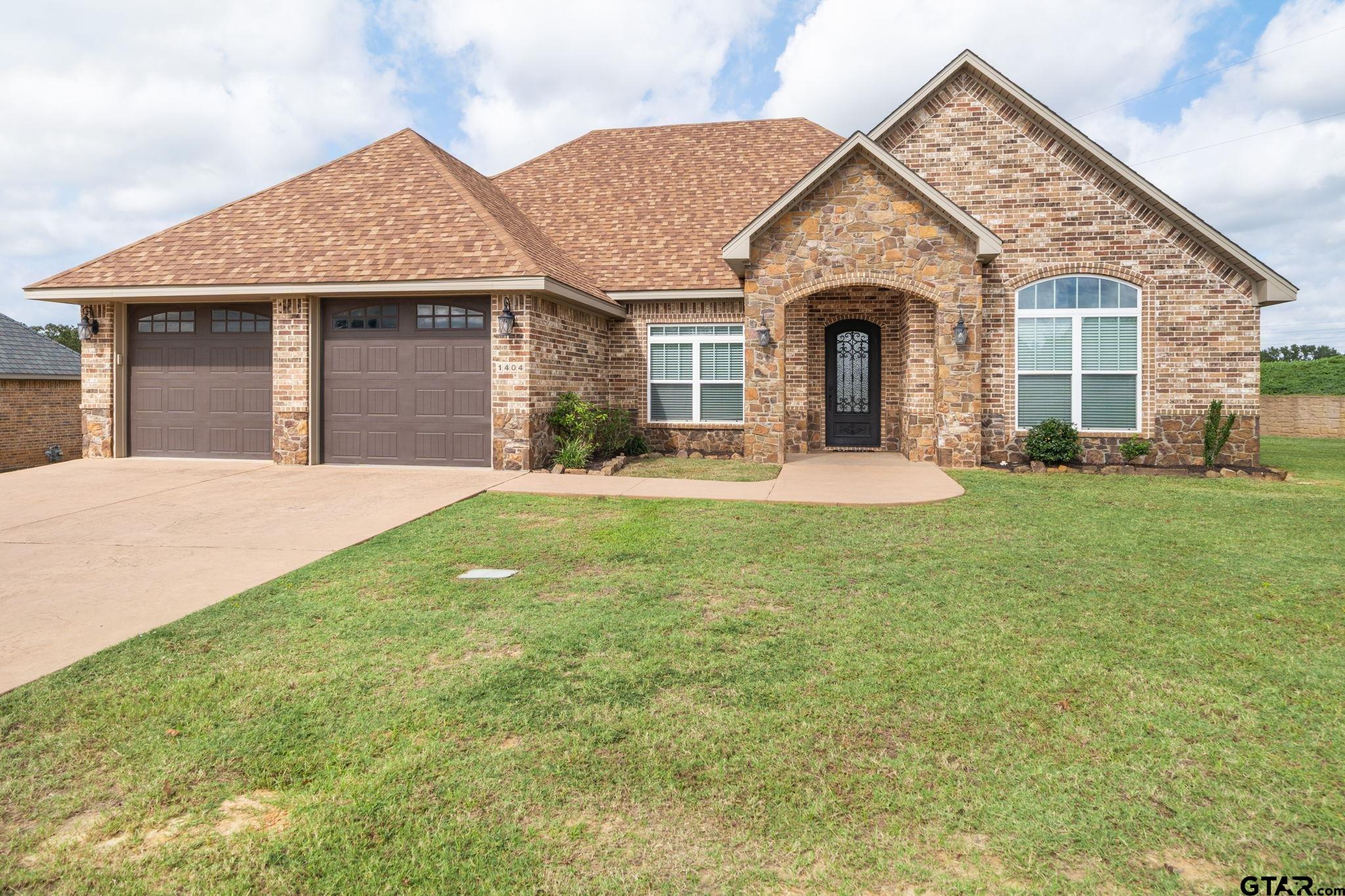 1404 Hannah Circle — photo