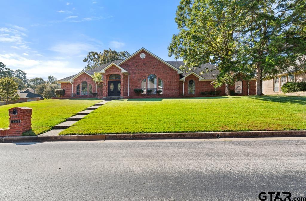 1603 Old Oak Dr — photo