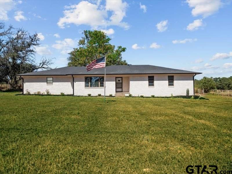 17014 Woodcrest Circle — photo