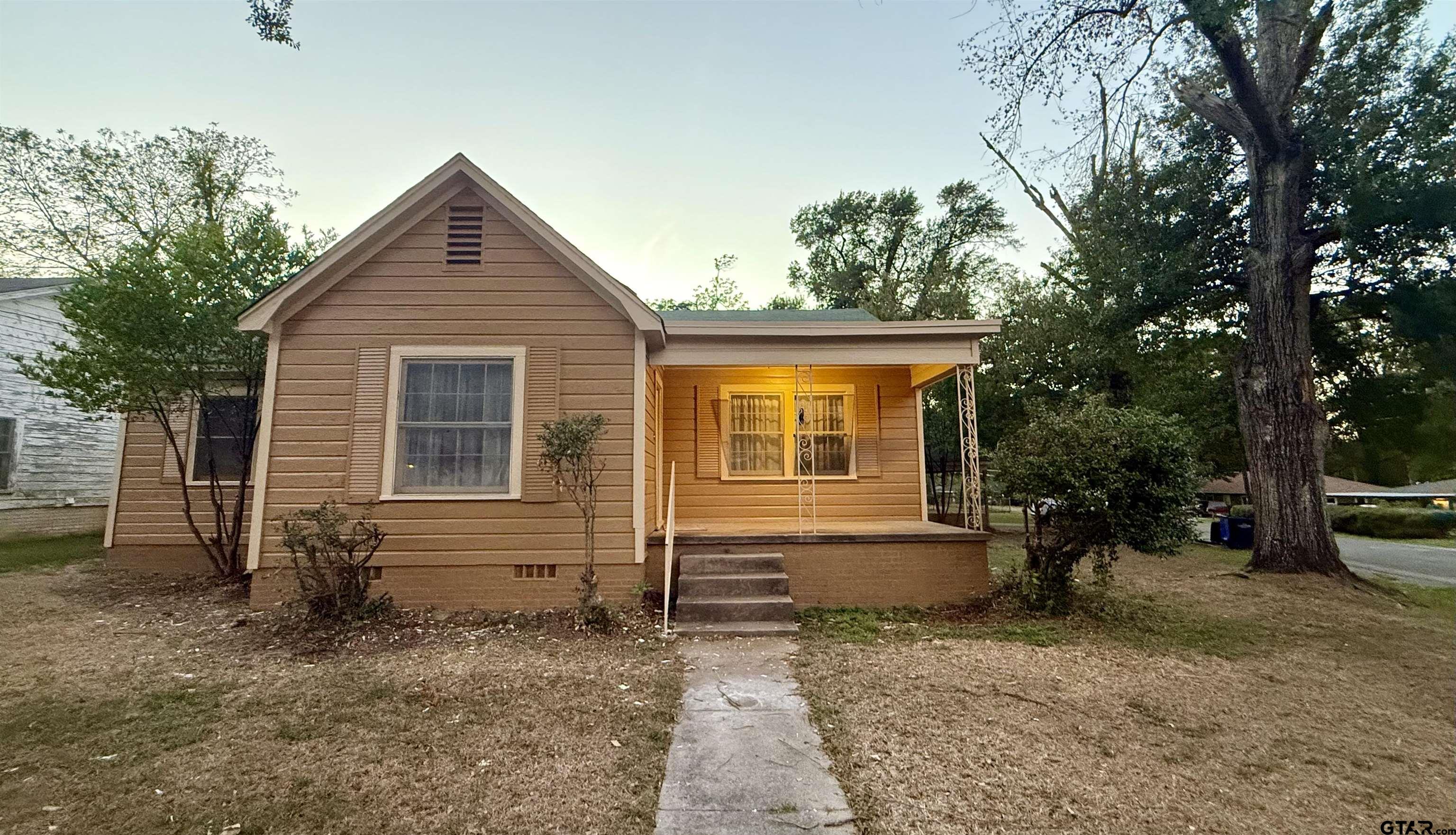 1201 Cole Dr — photo