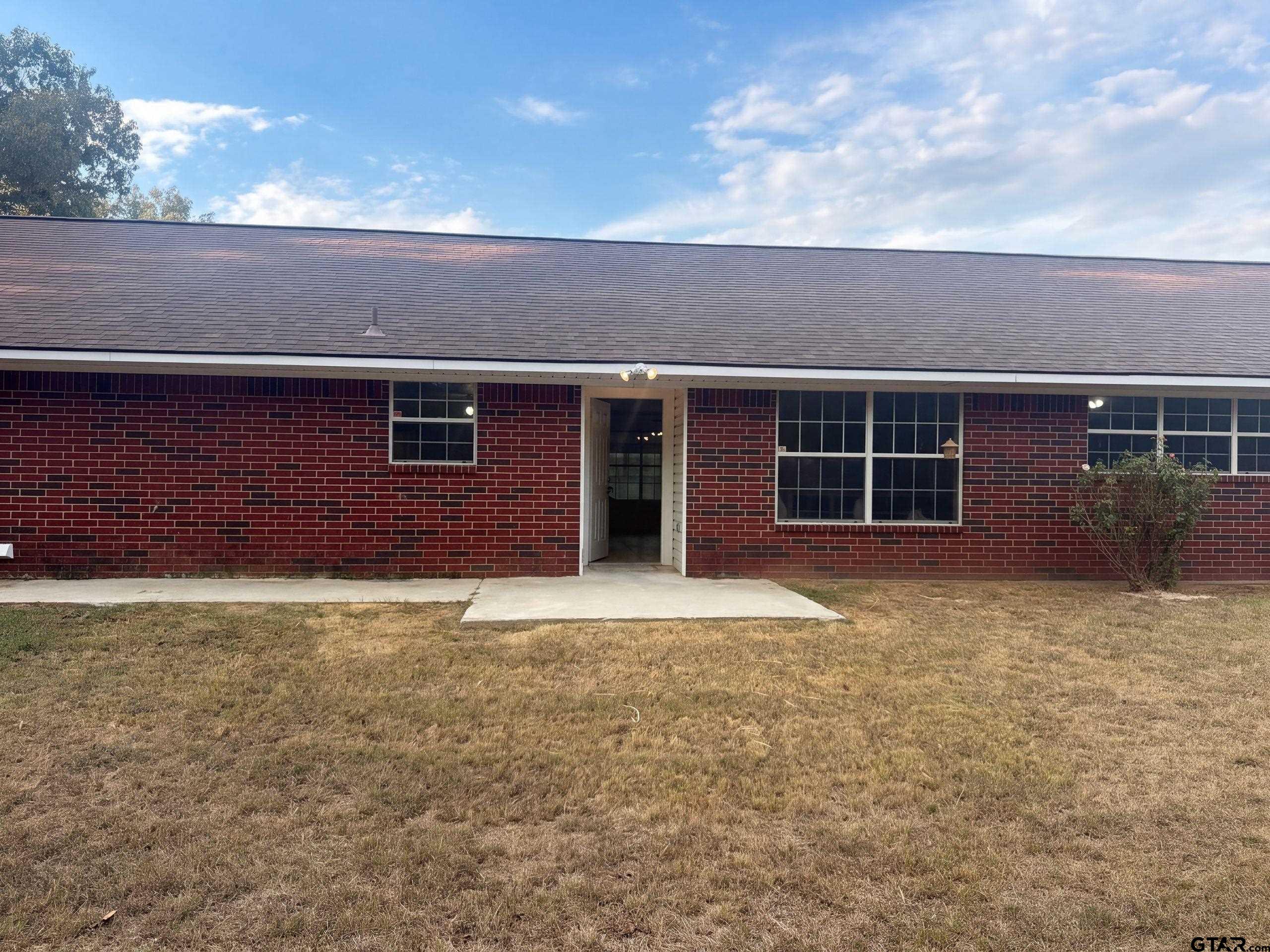 4898 County Road 4132 W — photo