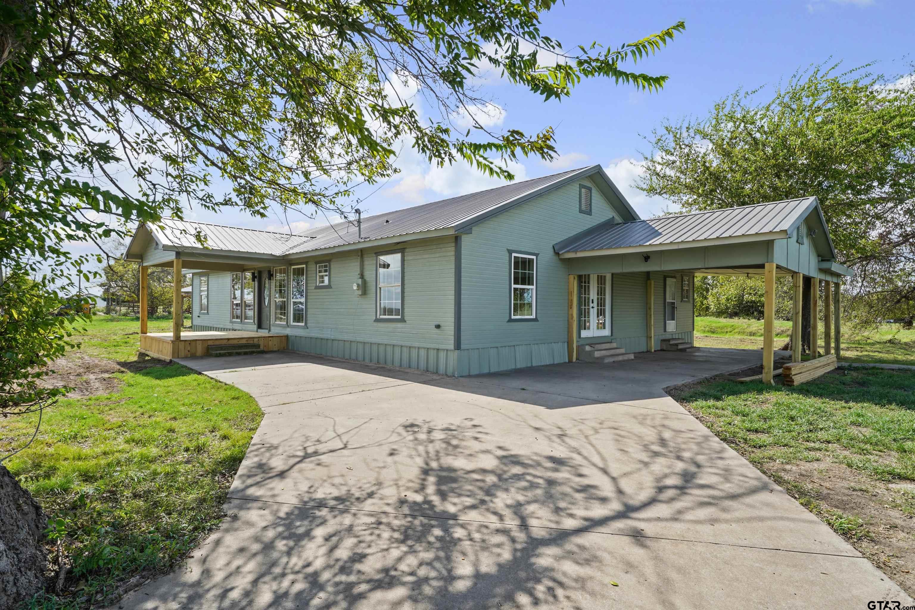 5845 FM 71 W — photo