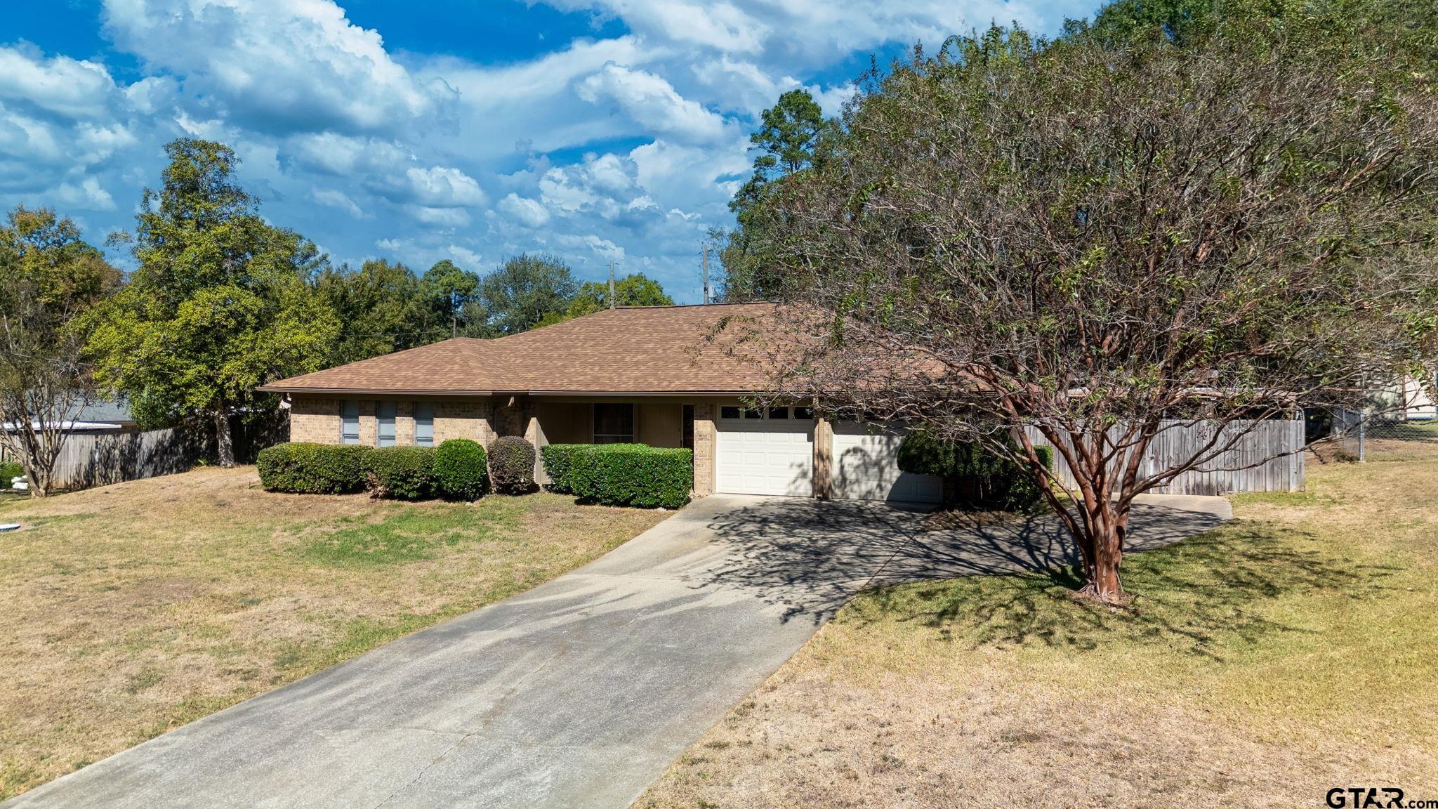 115 Woodland Trl — photo