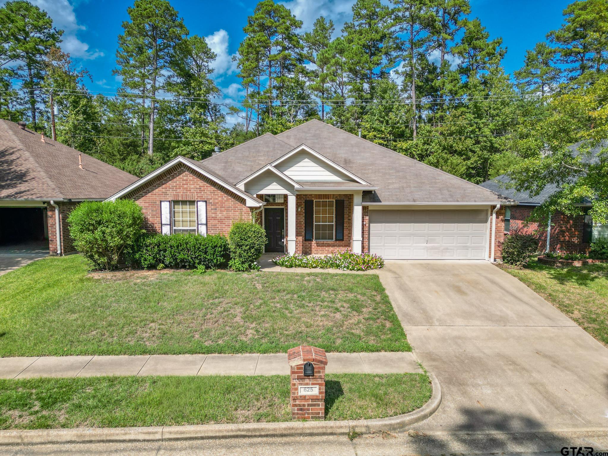 625 Winding Brook Trl — photo