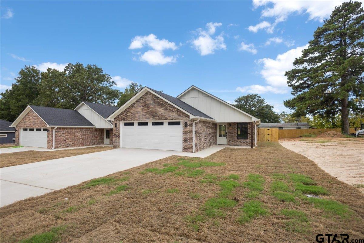 2903 Oliver St. — photo