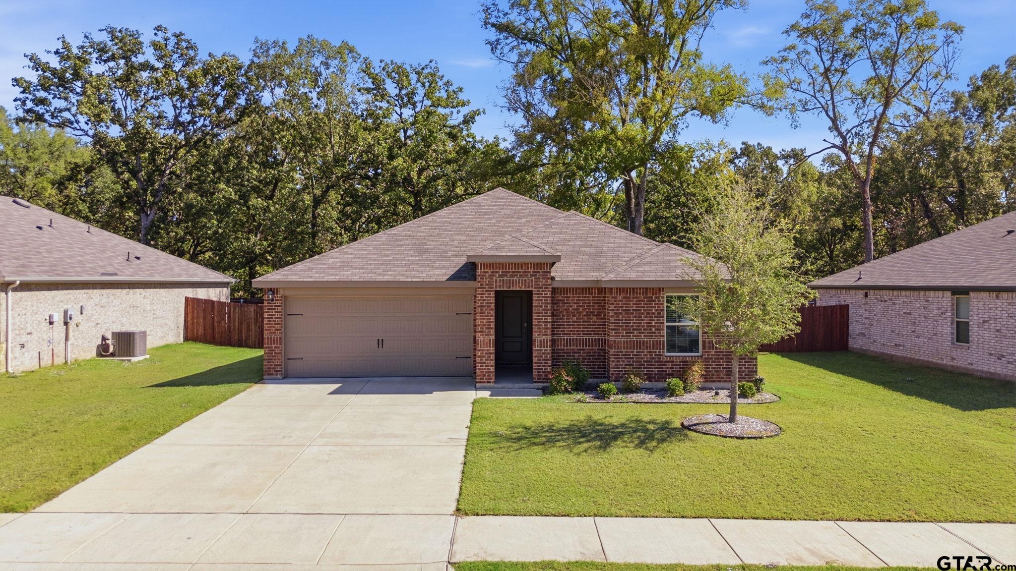 1006 River Oaks Ln — photo