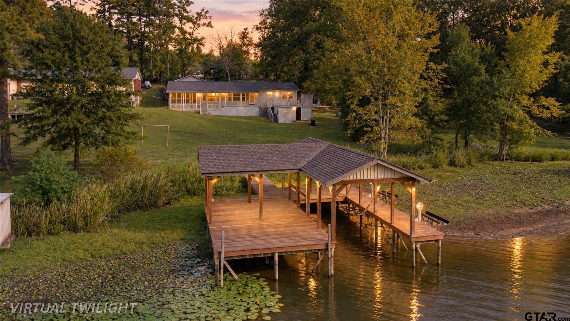 3013 E Lake Dr — photo