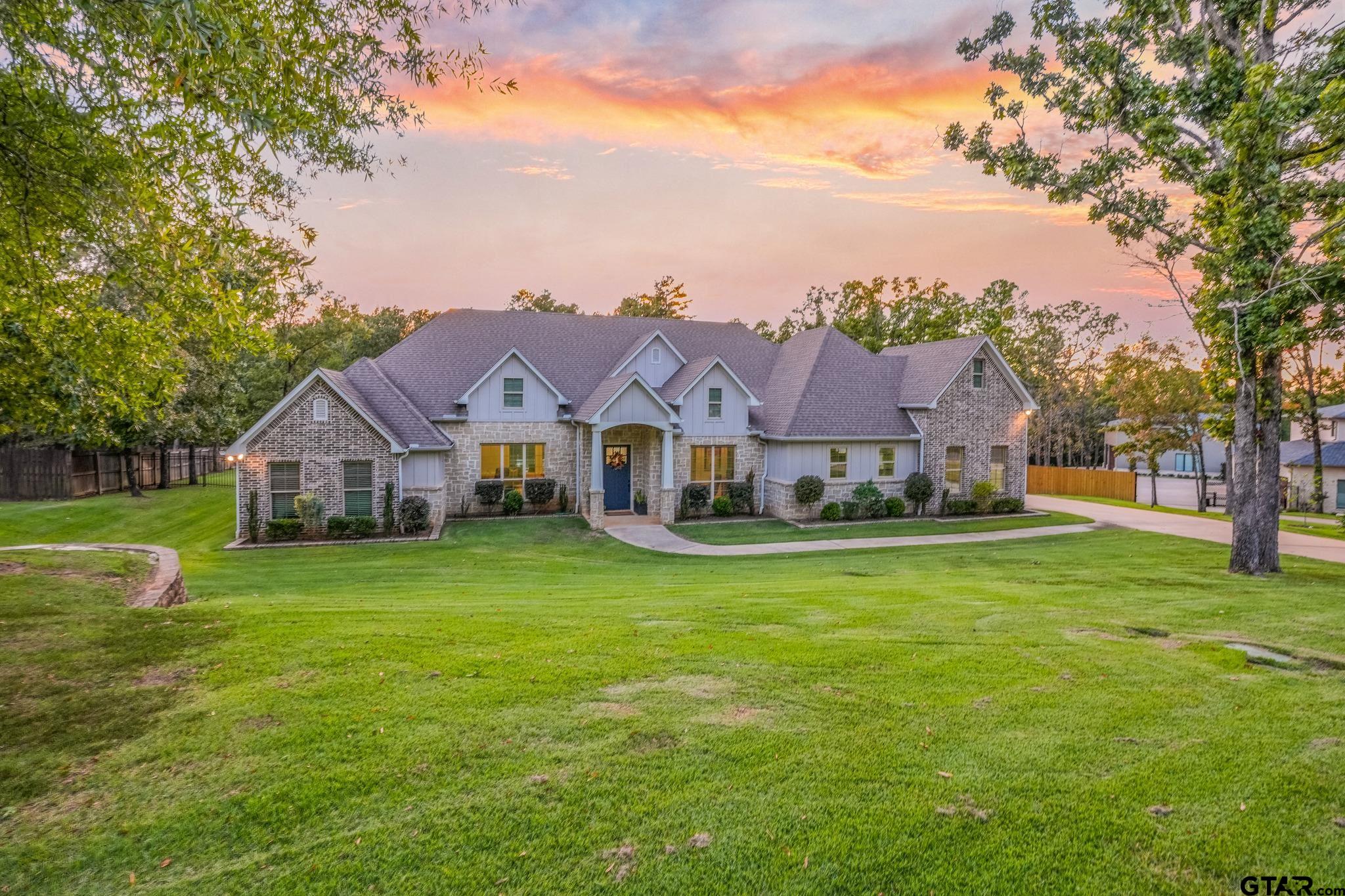 1401 Vanderbilt Dr — photo