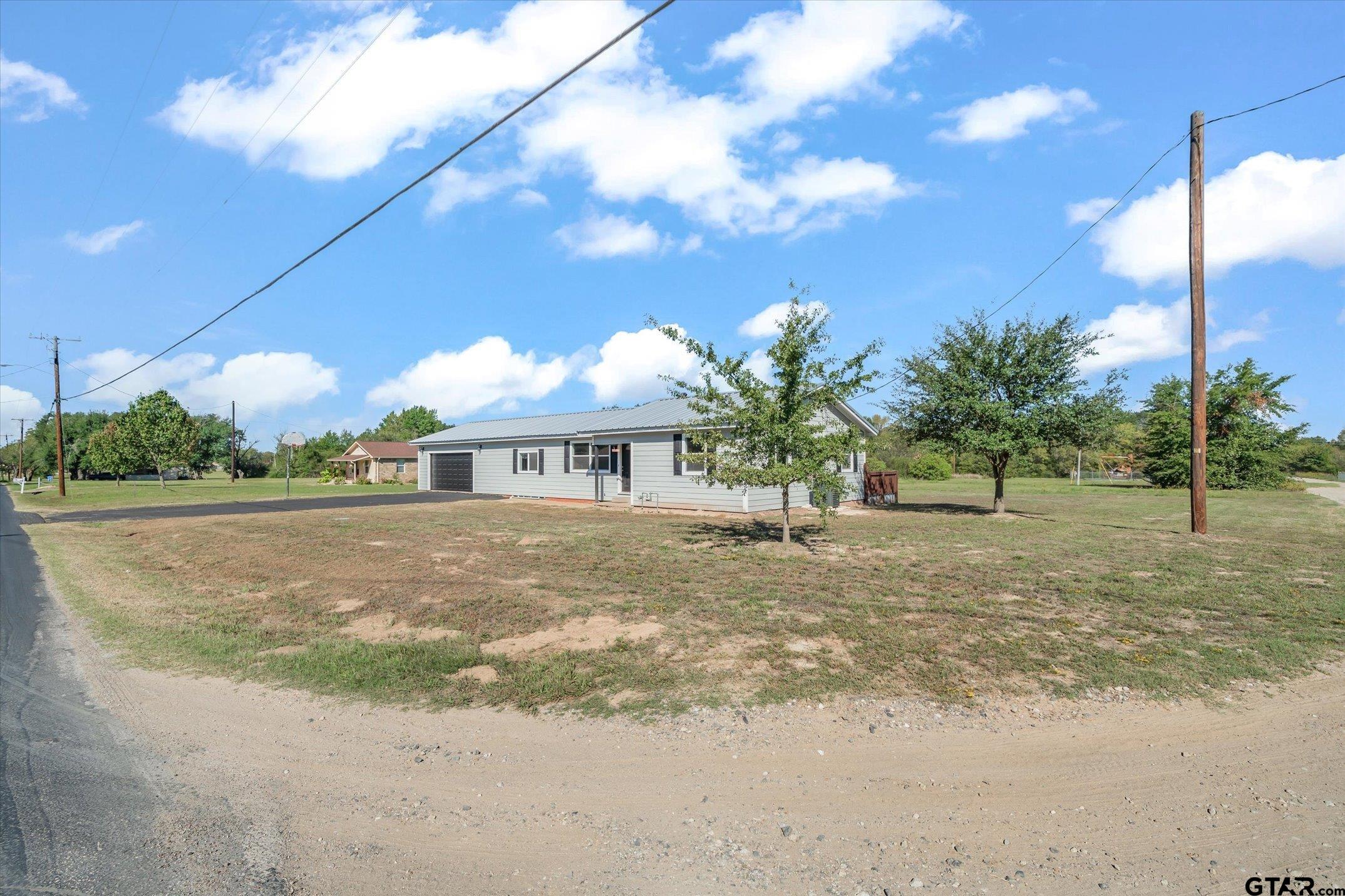409 E Ohio, Van, TX 75790 — photo 2
