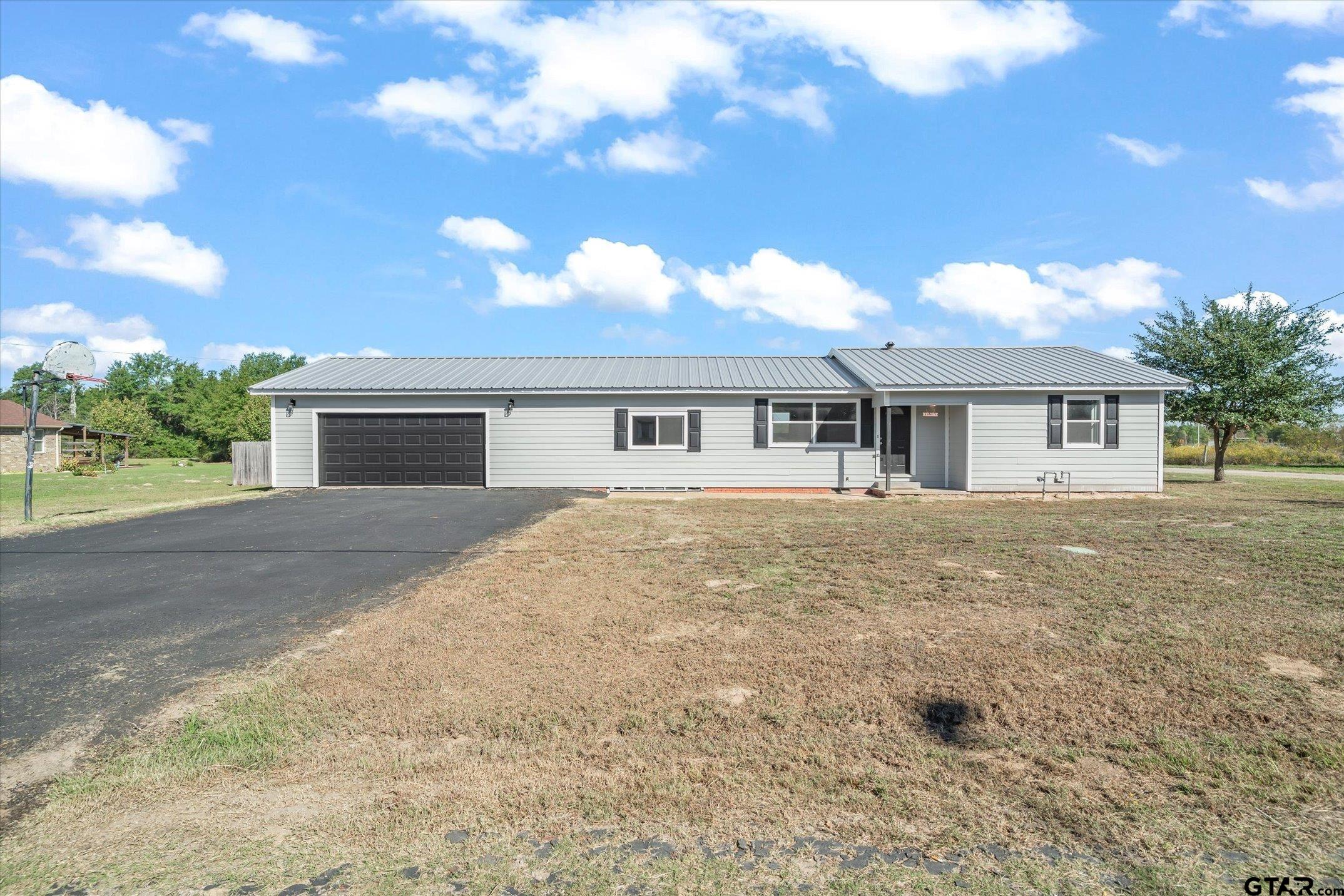 409 E Ohio, Van, TX 75790 — photo 3