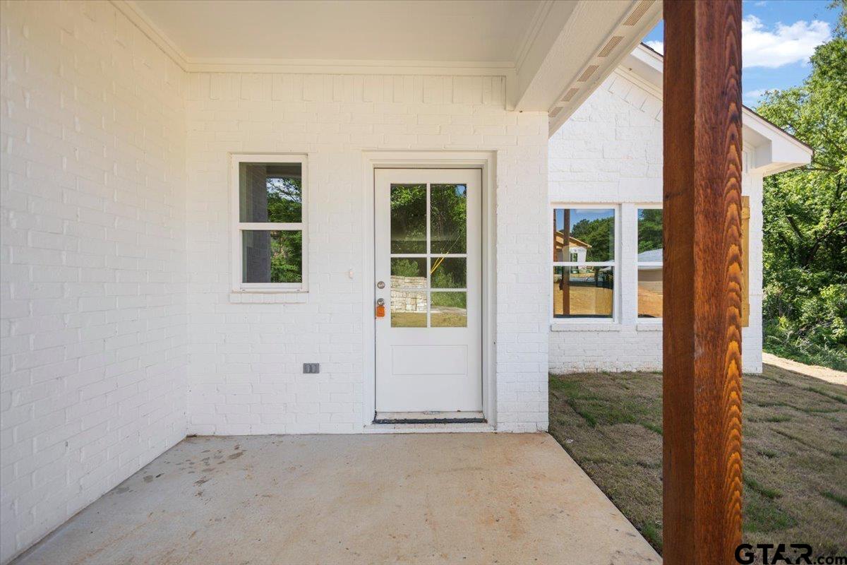 817 Boyd — photo