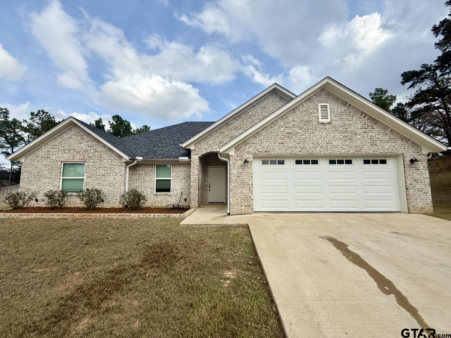 4822 FM 346 — photo
