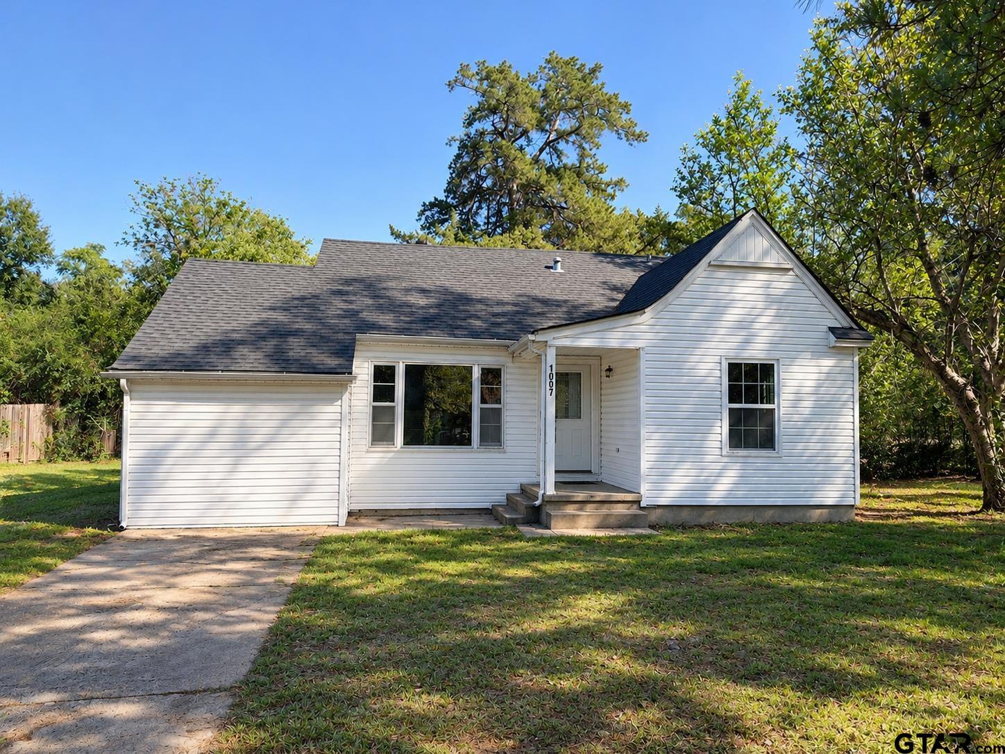 1007 Stephens Ave — photo