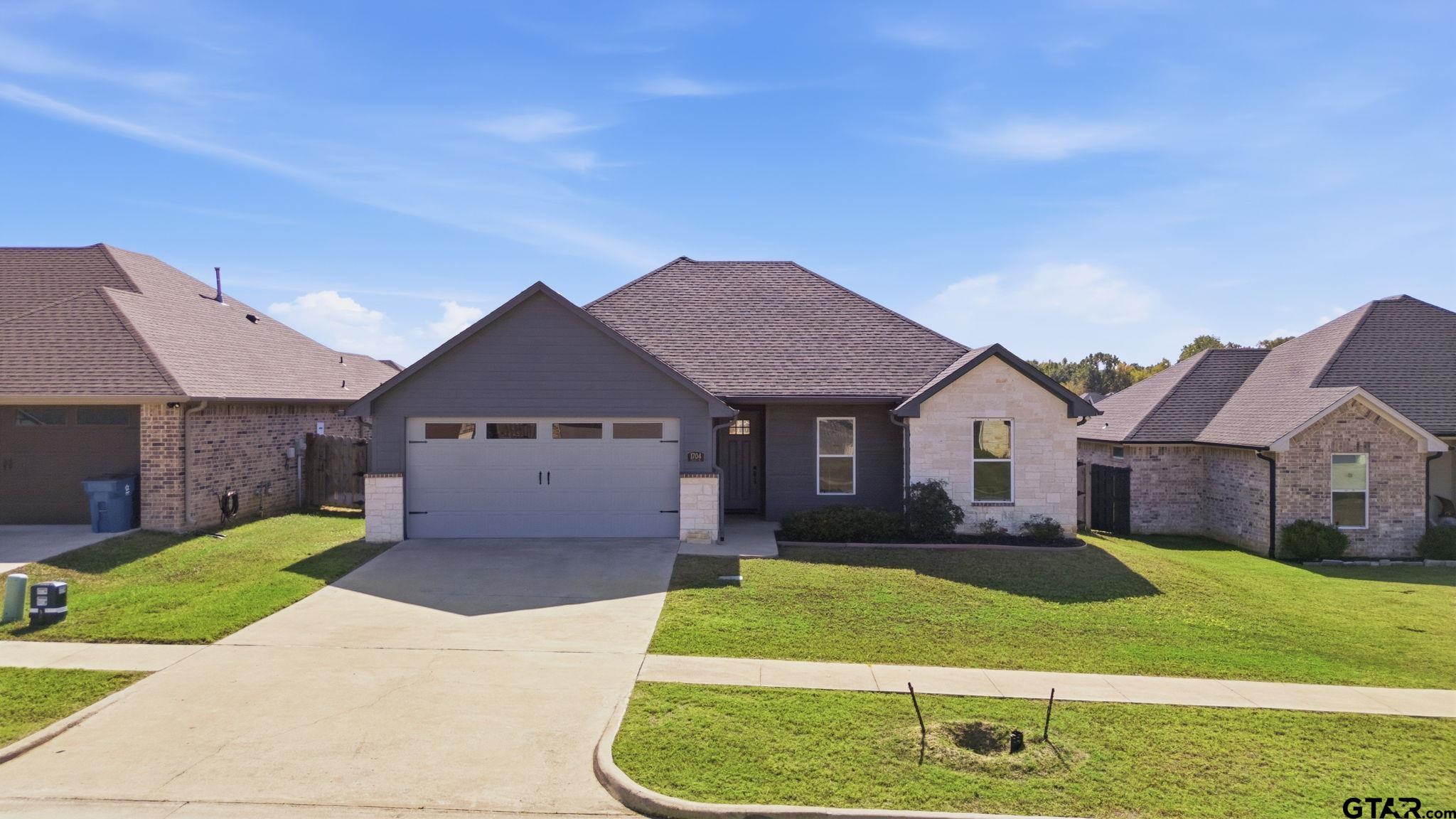 1704 Jessica Drive — photo