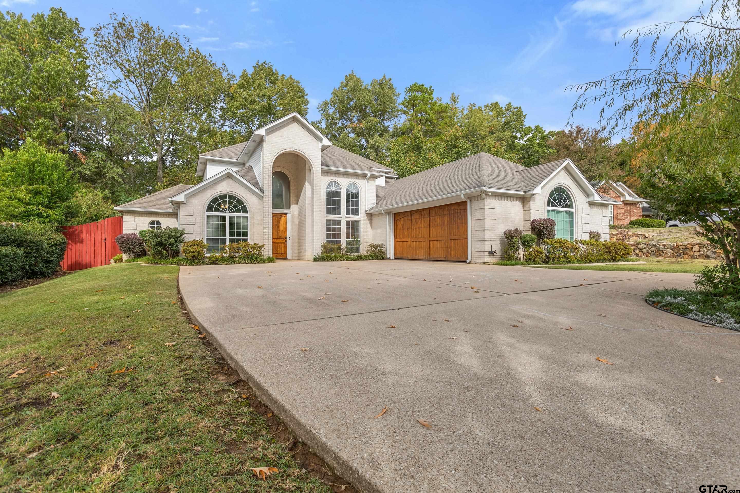 657 Prestonwood Cir — photo