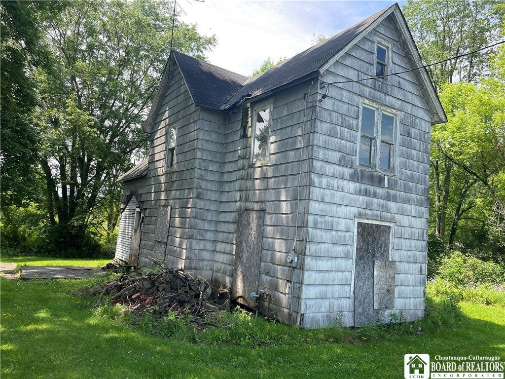 1849 S Maple Avenue — photo