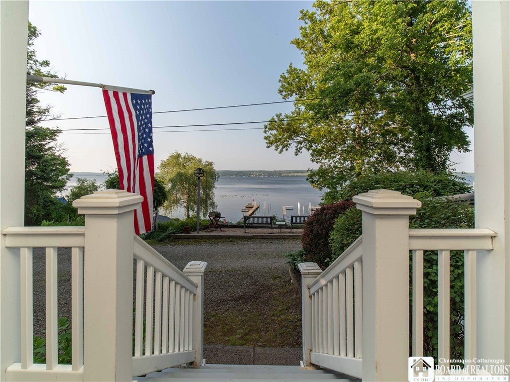 4896 Ashville Bay Road — photo