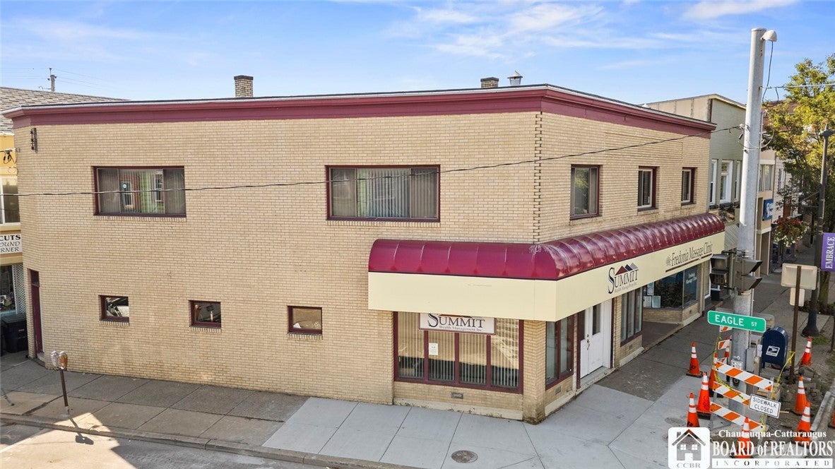 33-35 E Main Street — photo