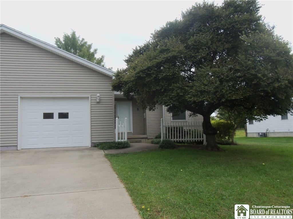 5 Pleasant Avenue — photo