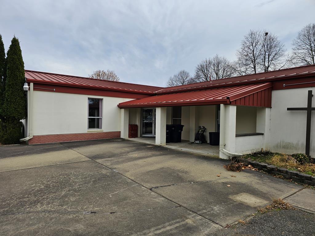 180 N Hibbard Highway — photo