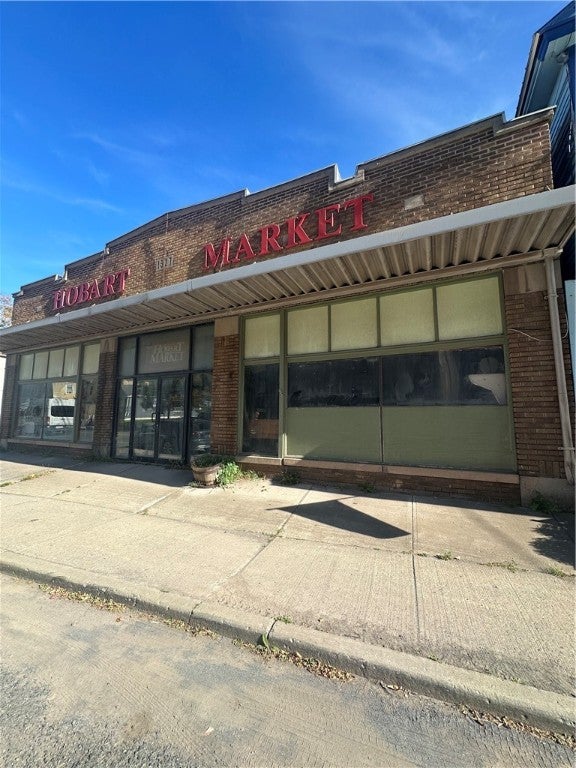 610 Main Street — photo