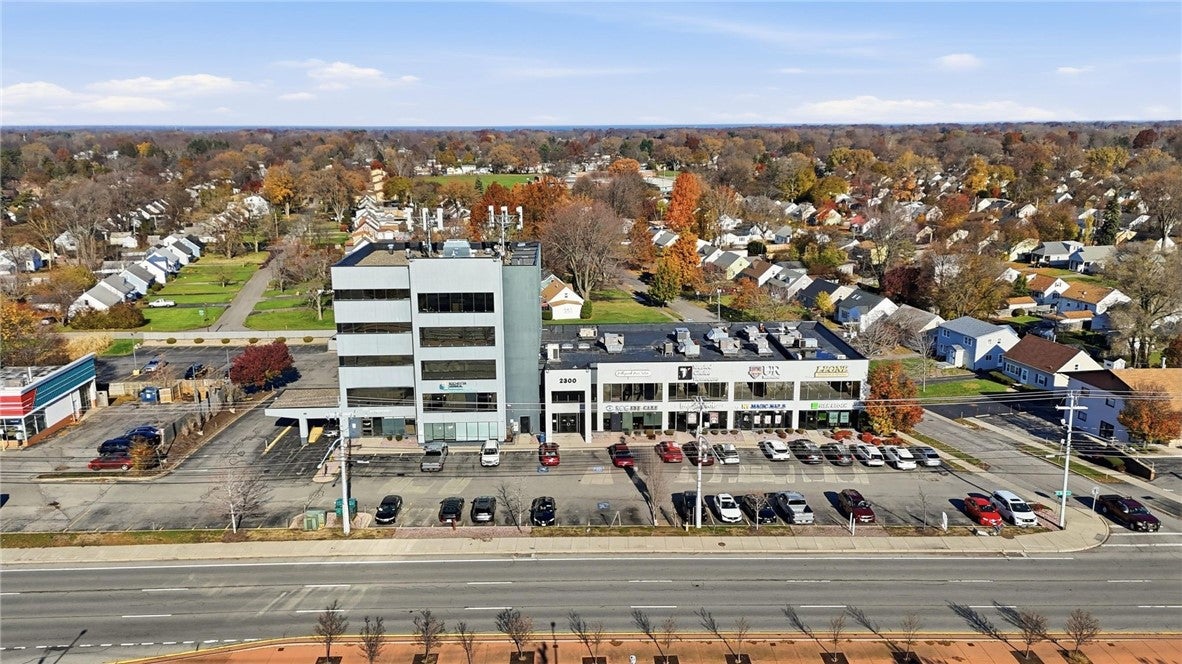 2300 W Ridge Road — photo