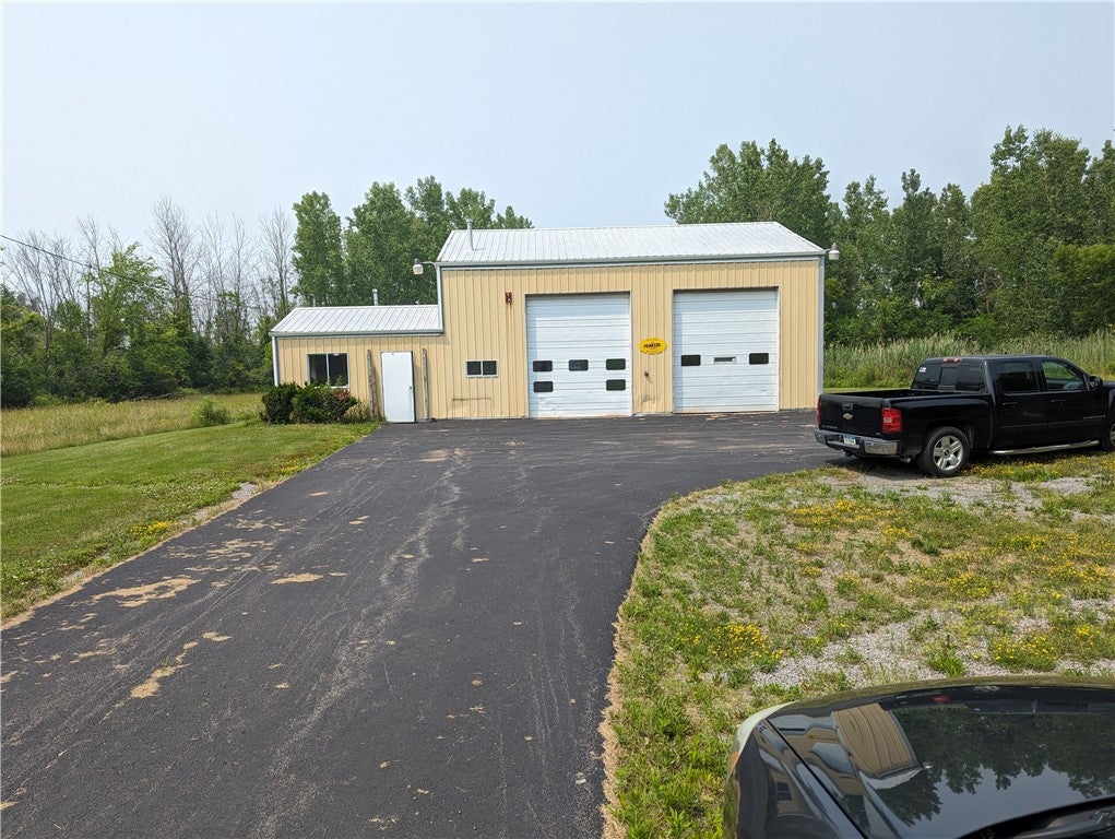 1576 Ridge Road — photo