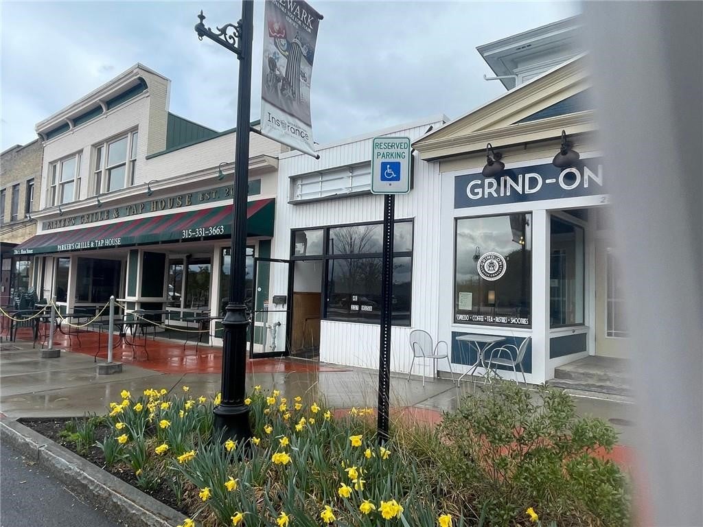 214 S Main Street — photo