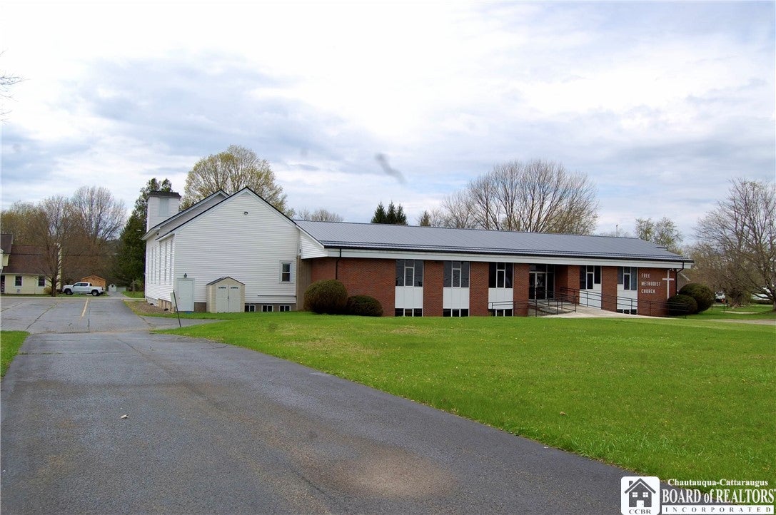 4492 Church Street — photo