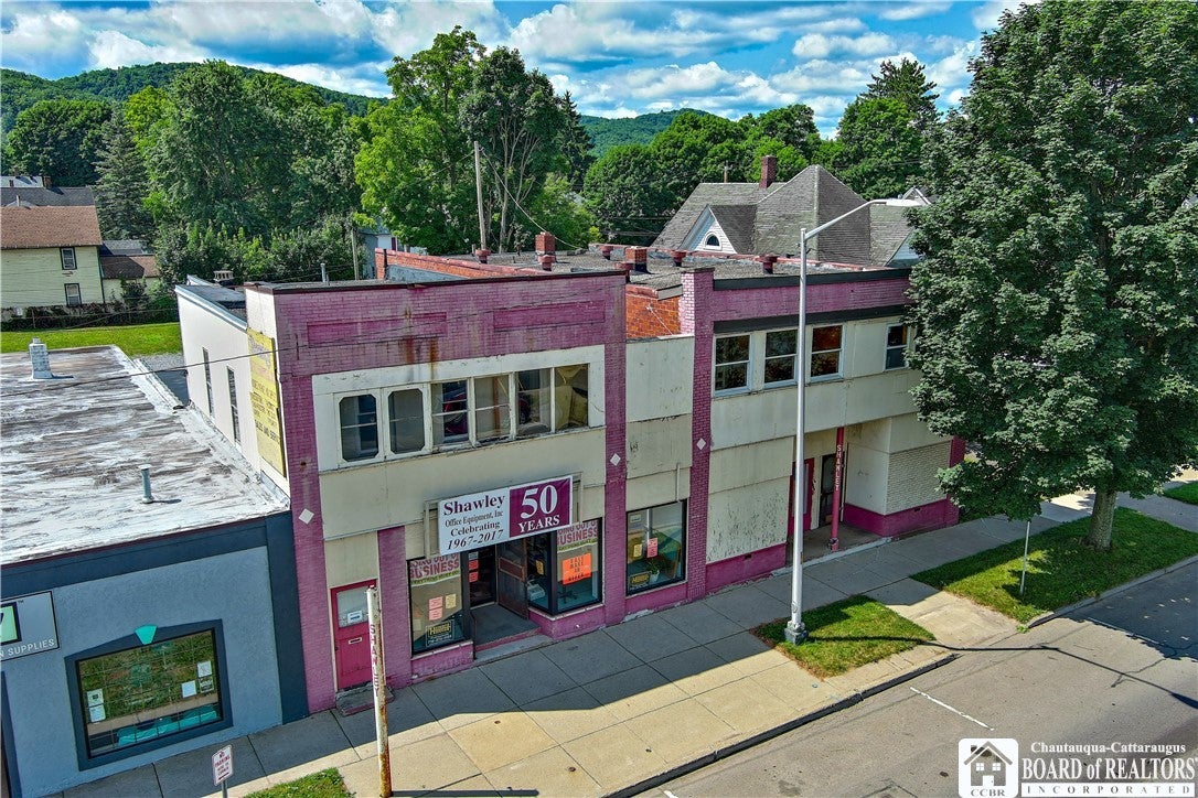 1305 W State Street — photo