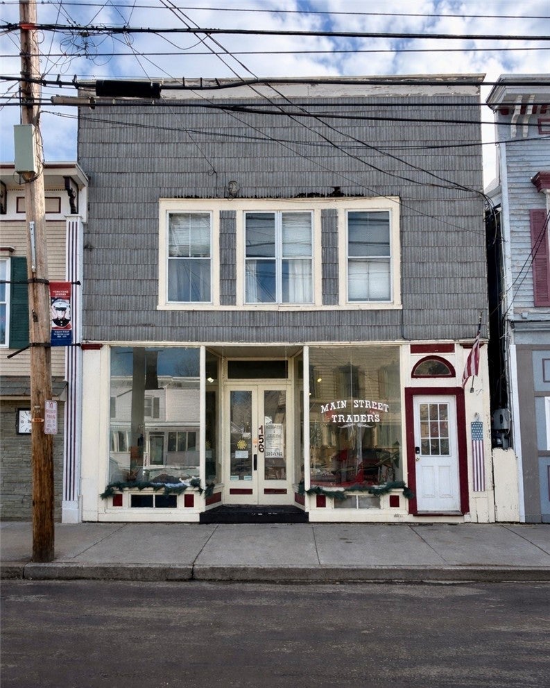 156 Main Street — photo
